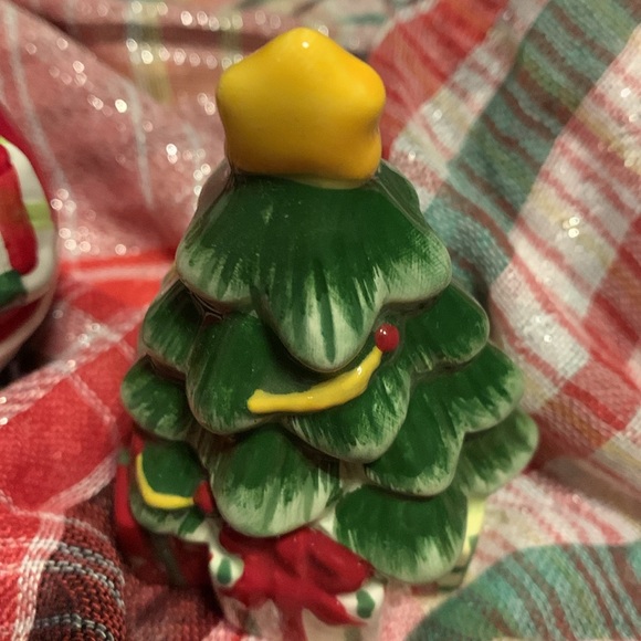 Ceramic Santa and Xmas Tree Salt and Pepper Set - Picture 4 of 7